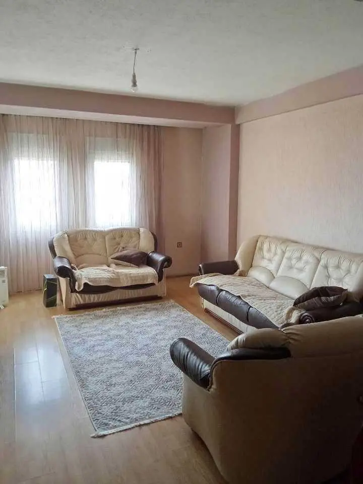 BANESË ME QIRA 3+1 NË ULPIANË banesë/apartment në Prishtinë