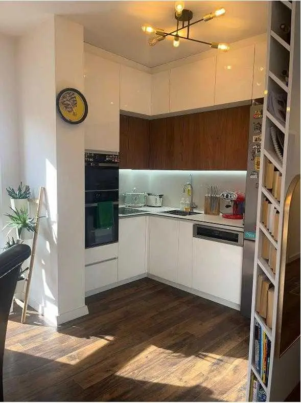 Banesë në #shitje në Lagjen Prishtina e Re banesë/apartment në Prishtinë