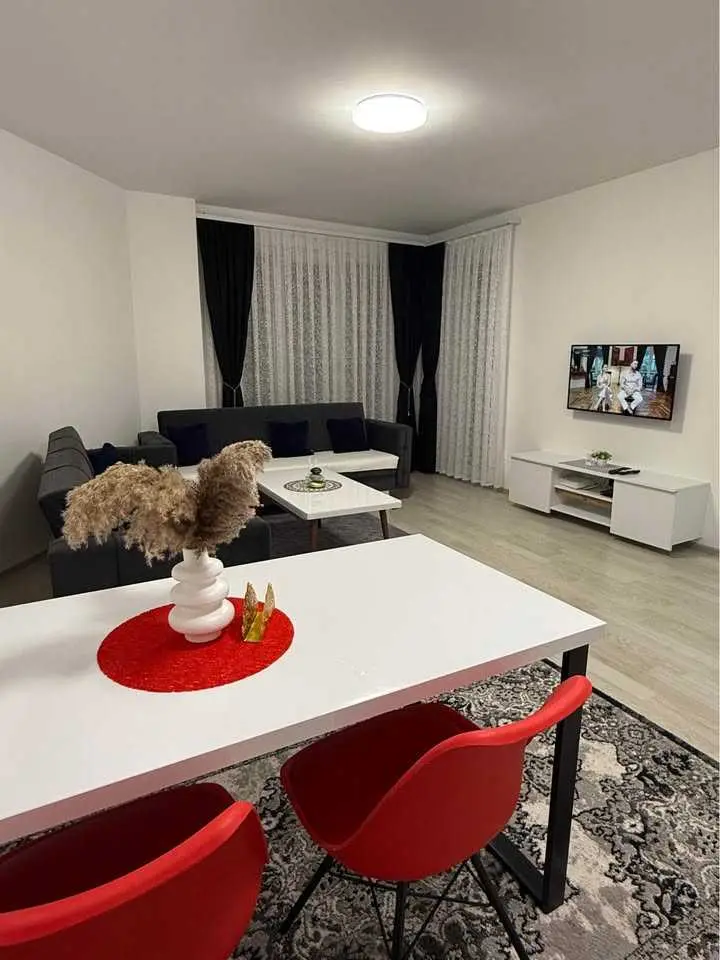 BANESË ME QIRA 1+1 NË FUSHË KOSOVË banesë/apartment në Prishtinë