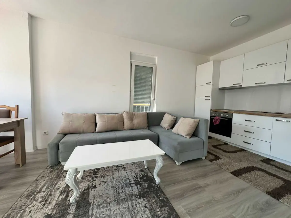 BANESË ME QIRA 1+1 NË KALABRI (EMSHIR) banesë/apartment në Prishtinë