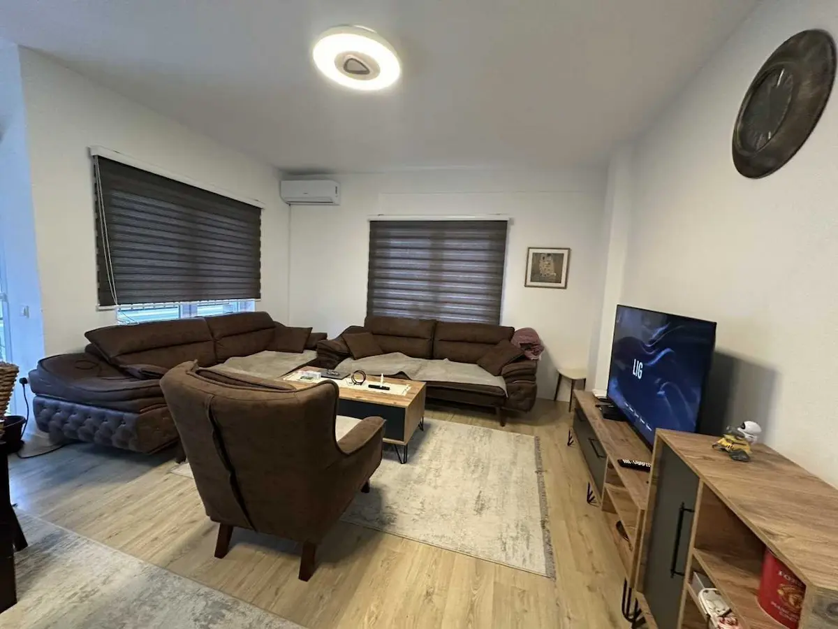 BANESË ME QIRA 2+1 NË RRUGËN B banesë/apartment në Rruga B