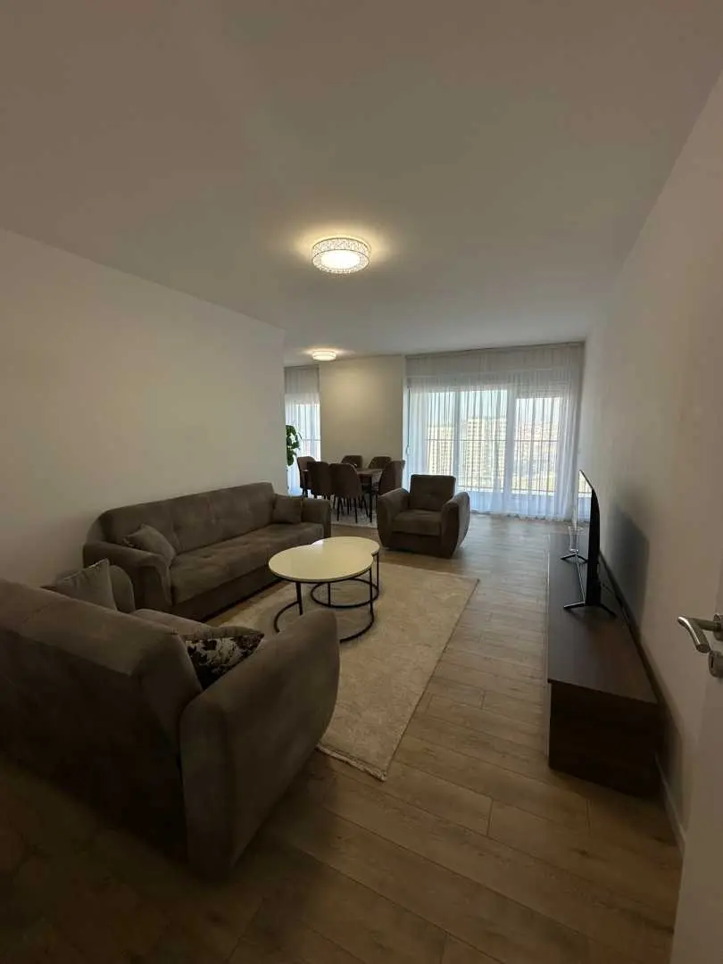 BANESË ME QIRA 3+1 NË LAGJEN E MUHAXHERËVE banesë/apartment në Prishtinë