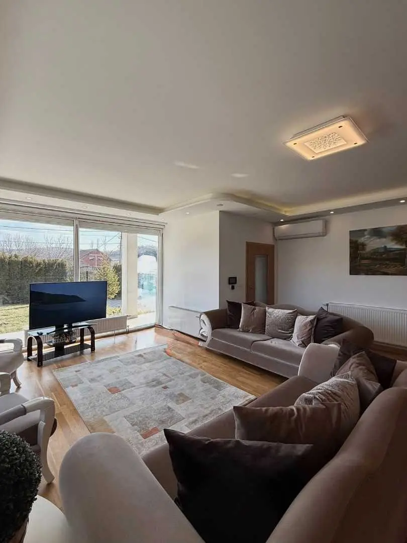 SHTËPI ME QIRA 4+1 NË BËRNICË banesë/apartment në Prishtinë