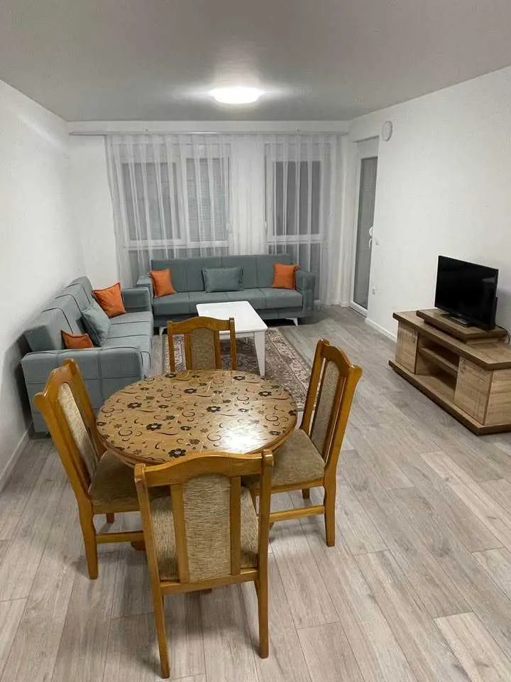BANESË ME QIRA 1+1 NË FUSHË KOSOVË banesë/apartment në Fushë Kosovë
