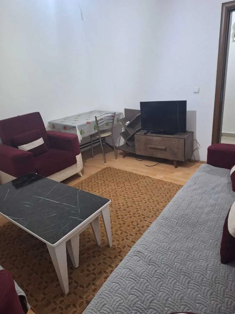 BANESË ME QIRA 1+1 NË KALABRI (EMSHIR) banesë/apartment në Prishtinë