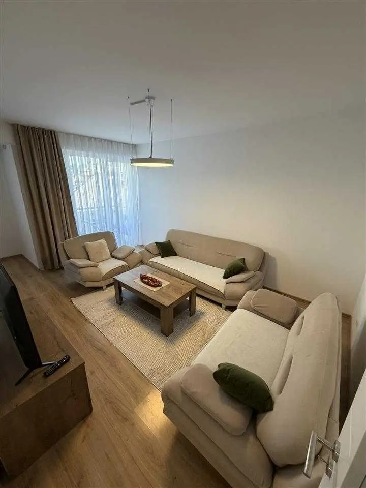 BANESË ME QIRA 1+1 NË FUSHË KOSOVË banesë/apartment në Fushë Kosovë
