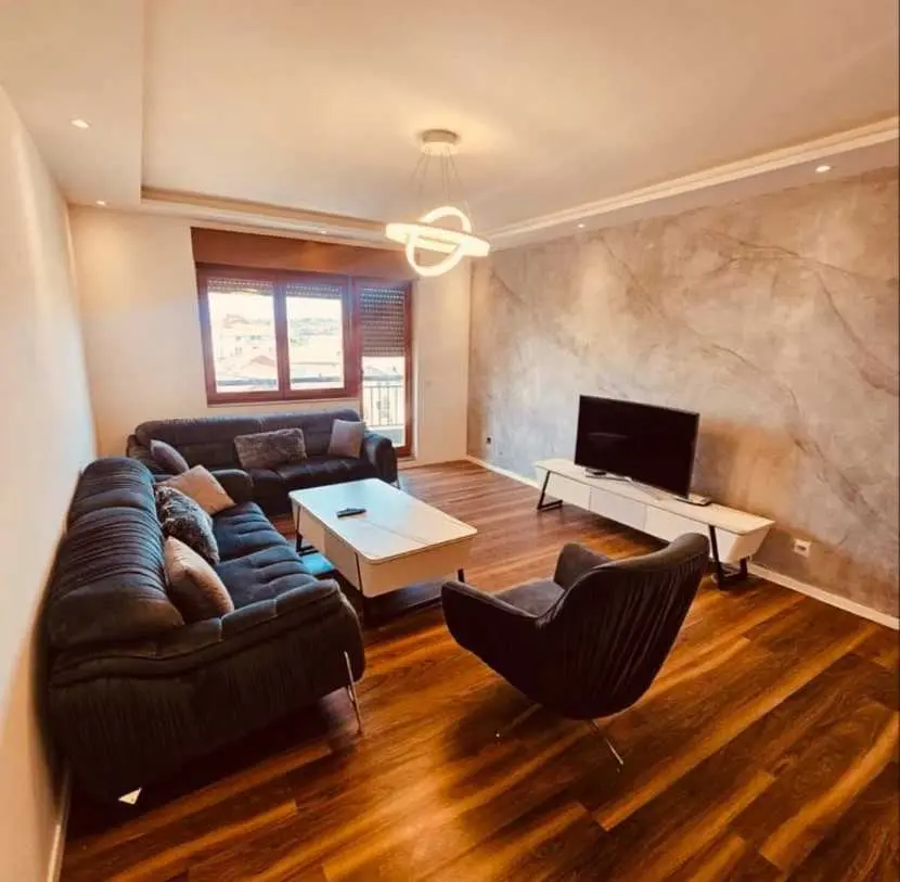 BANESË ME QIRA 2+1 NË BREGUN E DIELLIT banesë/apartment në Prishtinë