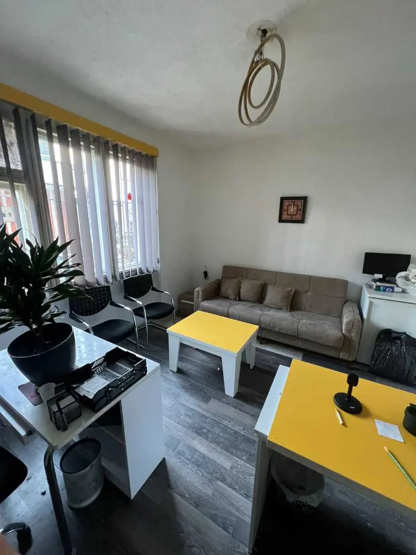 BANESË (ZYRE) ME QIRA NË ULPIANË banesë/apartment në Prishtinë
