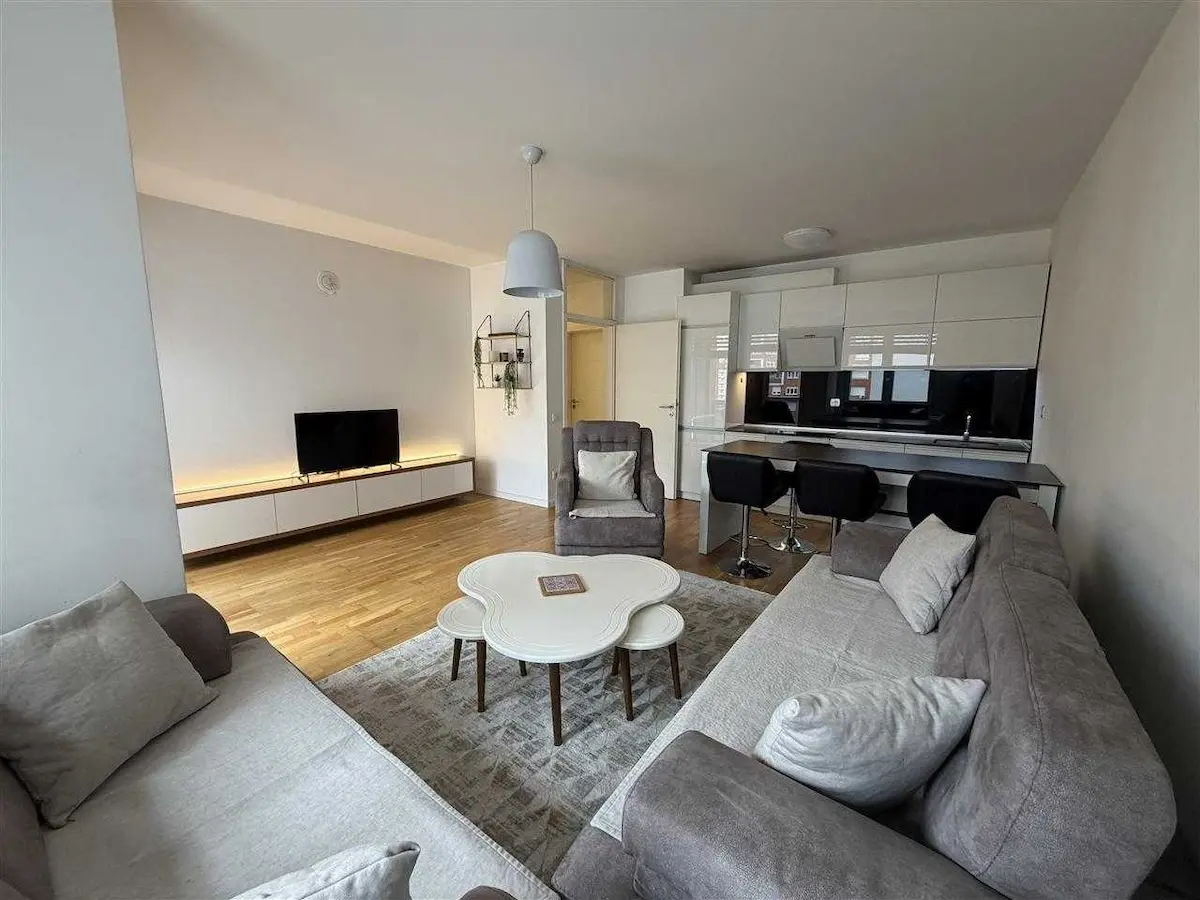 BANESË ME QIRA 1+1 NË RRUGËN B banesë/apartment në Prishtinë