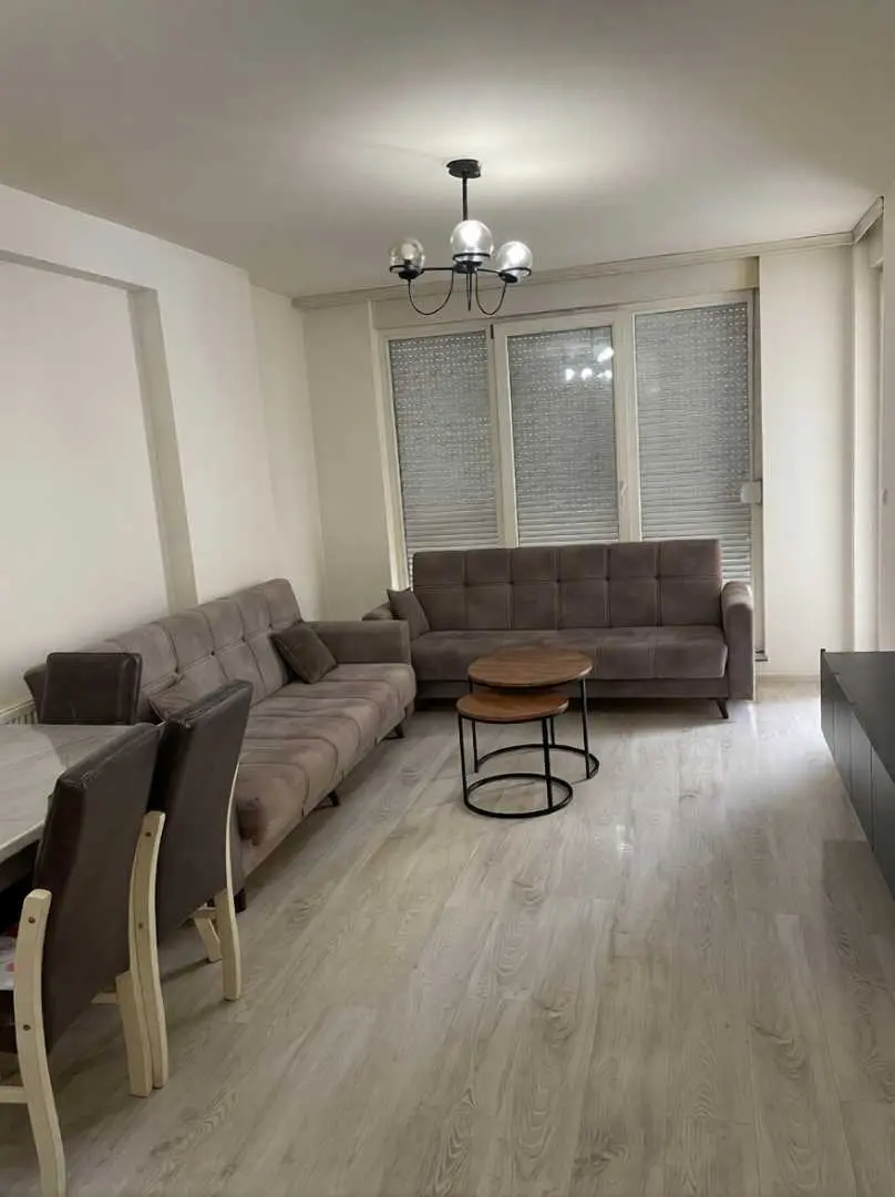 BANESË ME QIRA 1+1 NË FUSHË KOSOVË banesë/apartment në Fushë Kosovë