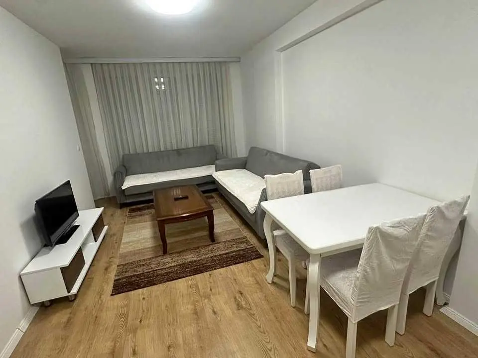 BANESË ME QIRA 1+1 NË FUSHË KOSOVË banesë/apartment në Fushë Kosovë