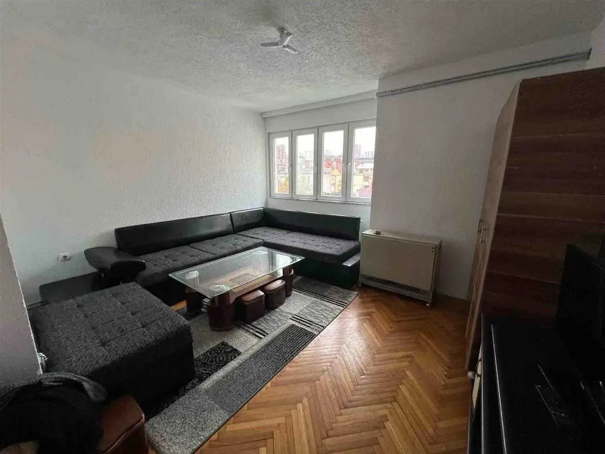 BANESË ME QIRA 1+1 NË QENDËR banesë/apartment në Prishtinë