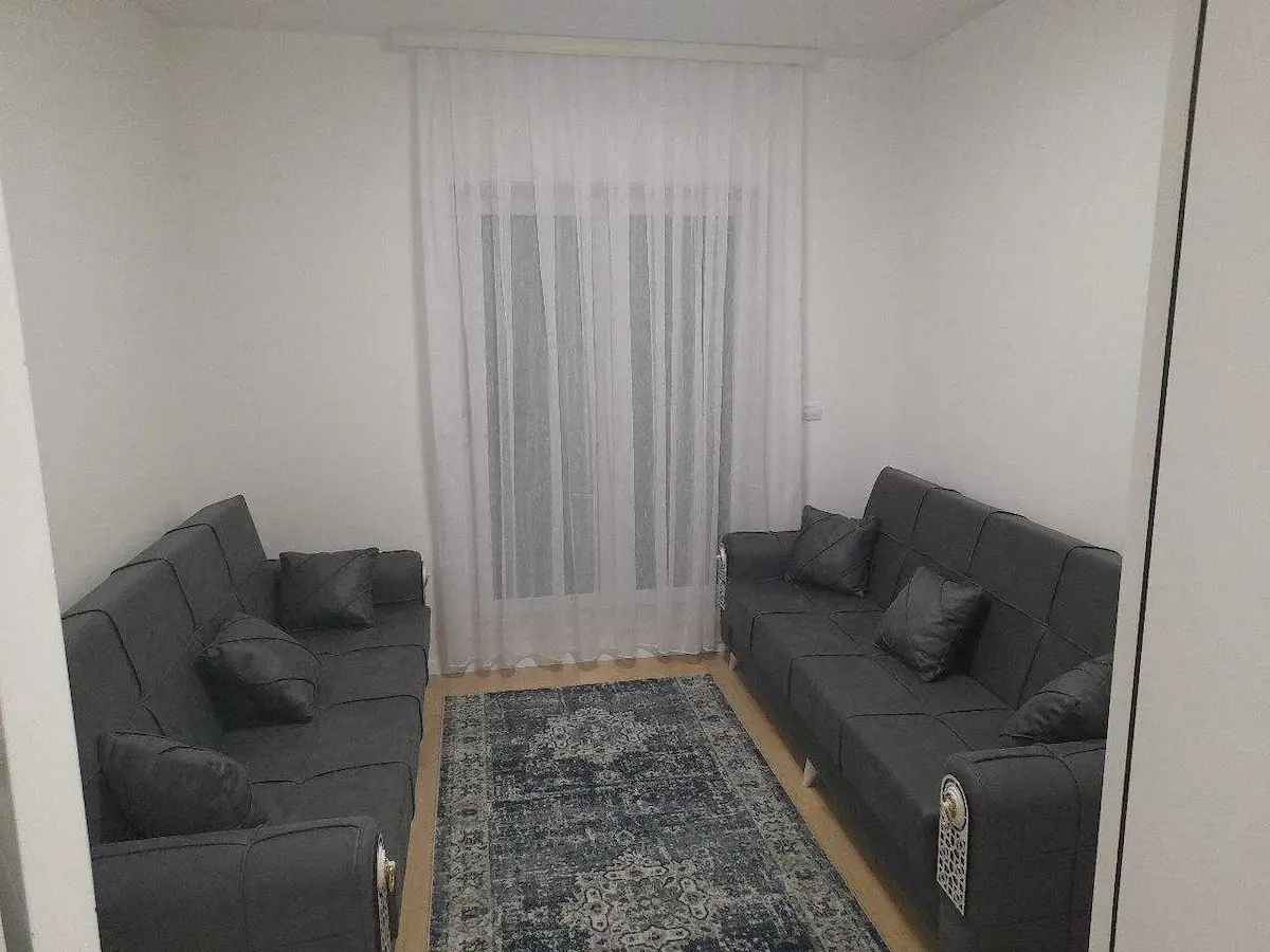 BANESË ME QIRA 2+1 NË LAGJEN E SPITALIT banesë/apartment në Prishtinë