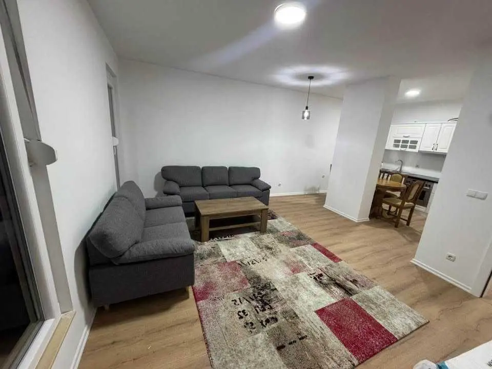 BANESË ME QIRA 1+1 NË FUSHË KOSOVË banesë/apartment në Fushë Kosovë