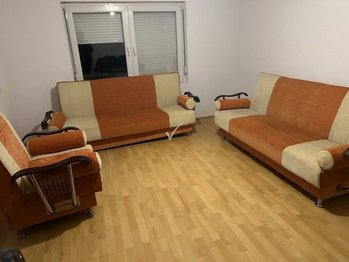 BANESË ME QIRA 2+1 NË PARKUN E QYTETIT banesë/apartment në Prishtinë