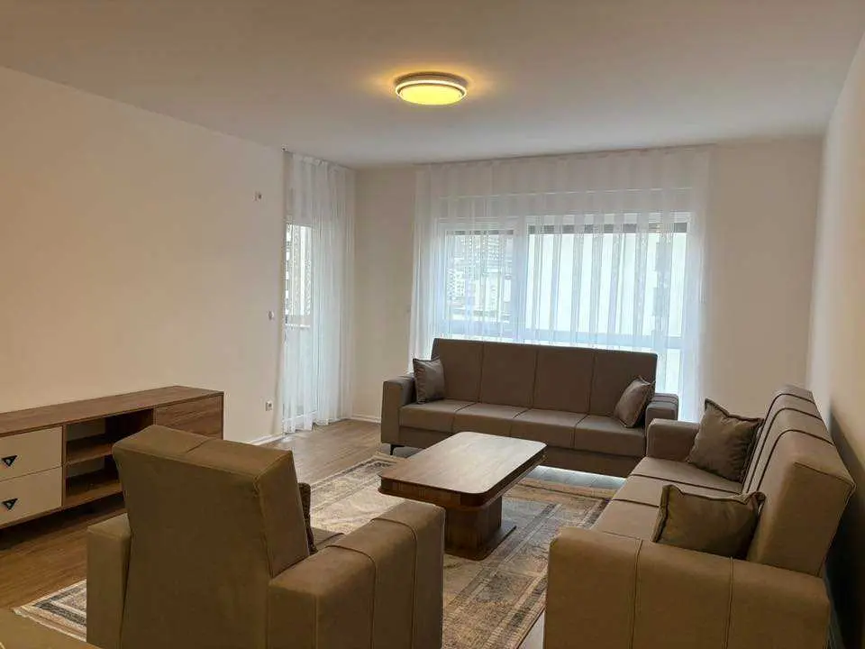 BANESË ME QIRA 2+1 NË MATIN 1 banesë/apartment në Mati 1
