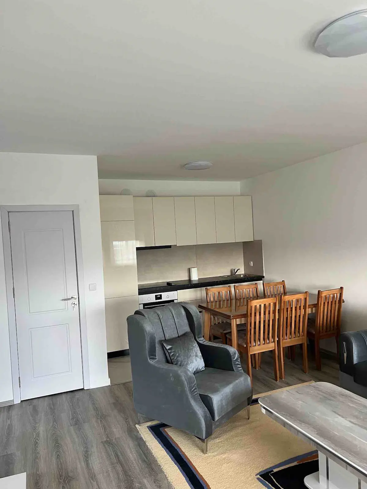 BANESË ME QERA – BRESJE (FUSHË KOSOVË) banesë/apartment në Bresja