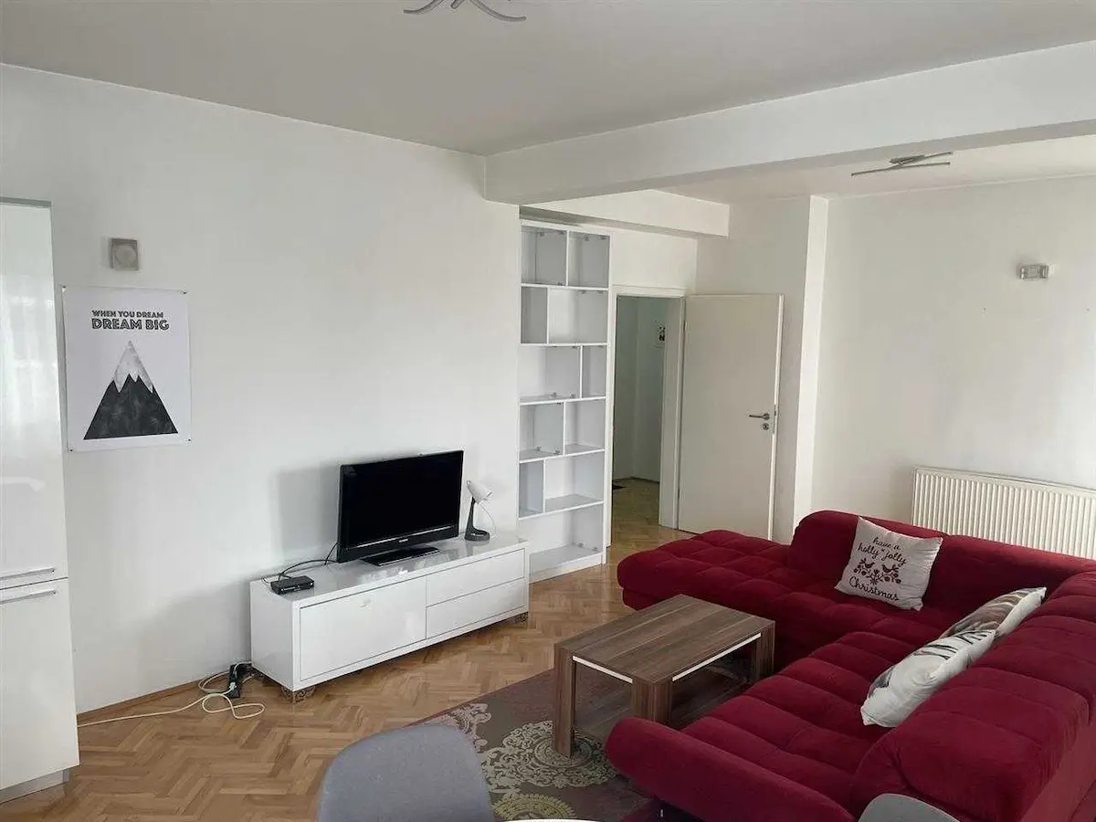 Banesë me qira 1+1 në Qendër banesë/apartment në Prishtinë