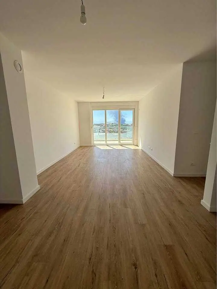 Banesë (Zyre) me qira në Rrugën C banesë/apartment në Prishtinë