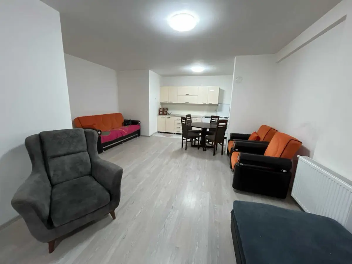 Banesë me qira 3+1 në Fushë Kosovë banesë/apartment në Fushë Kosovë