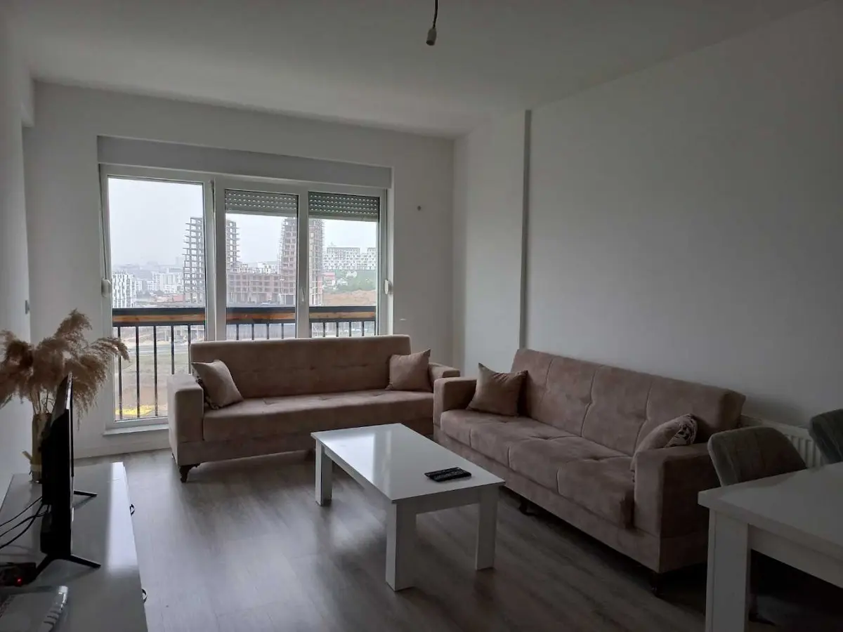 Banesë me qira 2+1 në Kalabri (Emshir) banesë/apartment në Prishtinë