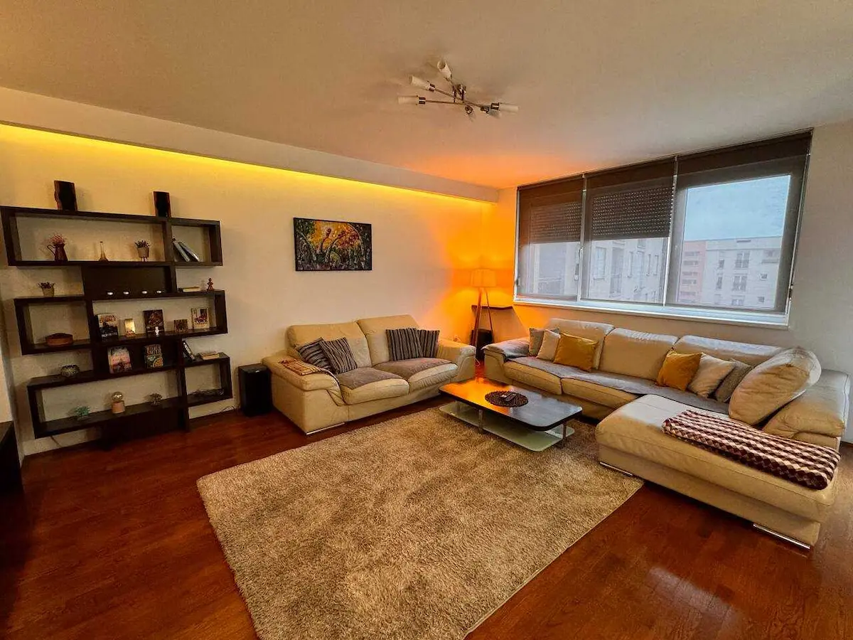 Banesë me qira 3+1 në Bregun e Diellit banesë/apartment në Prishtinë