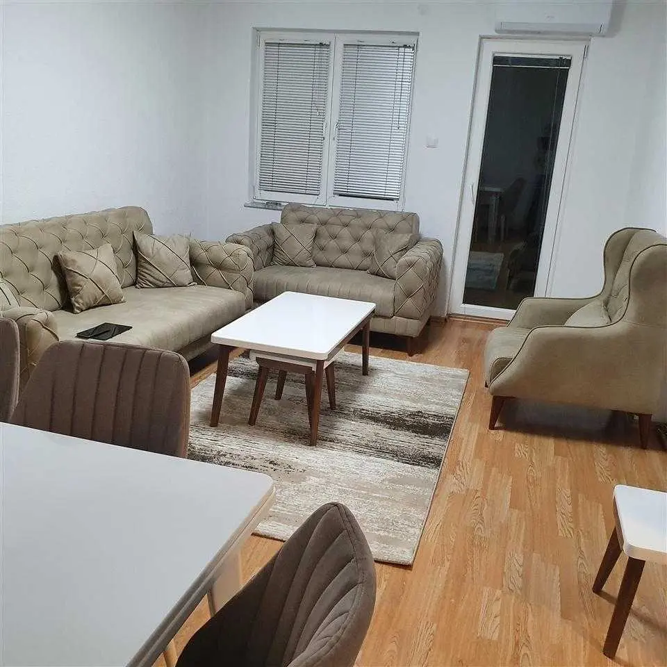 Banesë me qira 2+1 në Bregun e Diellit banesë/apartment në Prishtinë