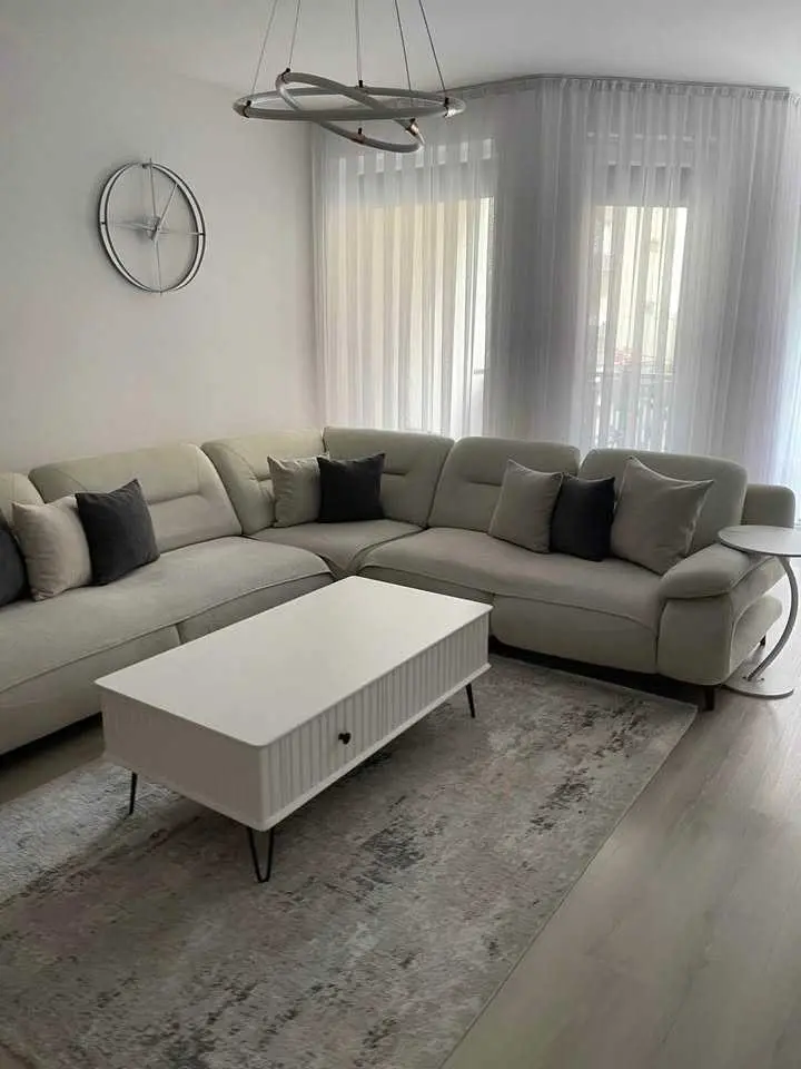 Banesë me qira 2+1 në Fushë Kosovë banesë/apartment në Fushë Kosovë