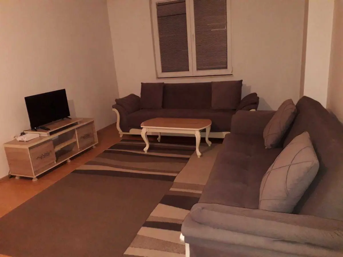 Banesë me qira 1+1 në Lagjen e Spitalit banesë/apartment në Prishtinë
