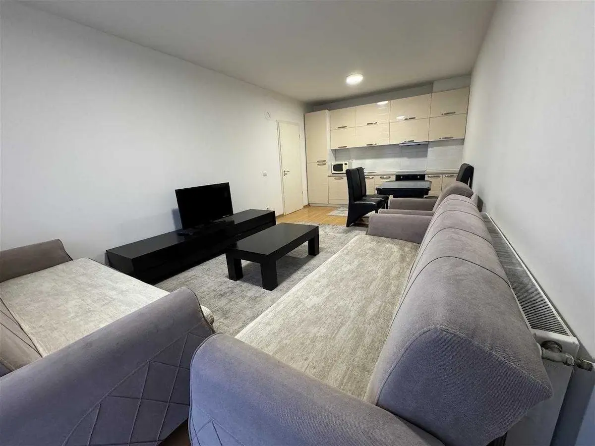Banesë me qira 1+1 në Kalabri (Emshir) banesë/apartment në Prishtinë