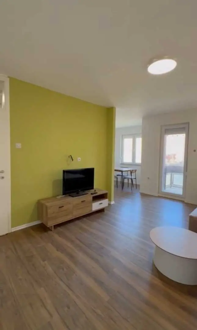Banesë në shtitje në Fushë Kosovë banesë/apartment në Fushë Kosovë