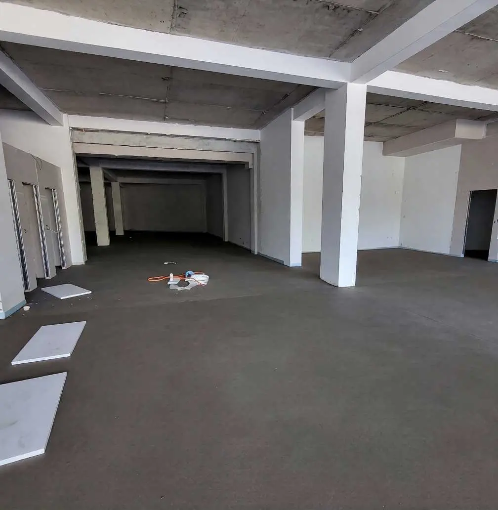 Lokal me qira 415m² në Rrugën C lokal në Prishtinë