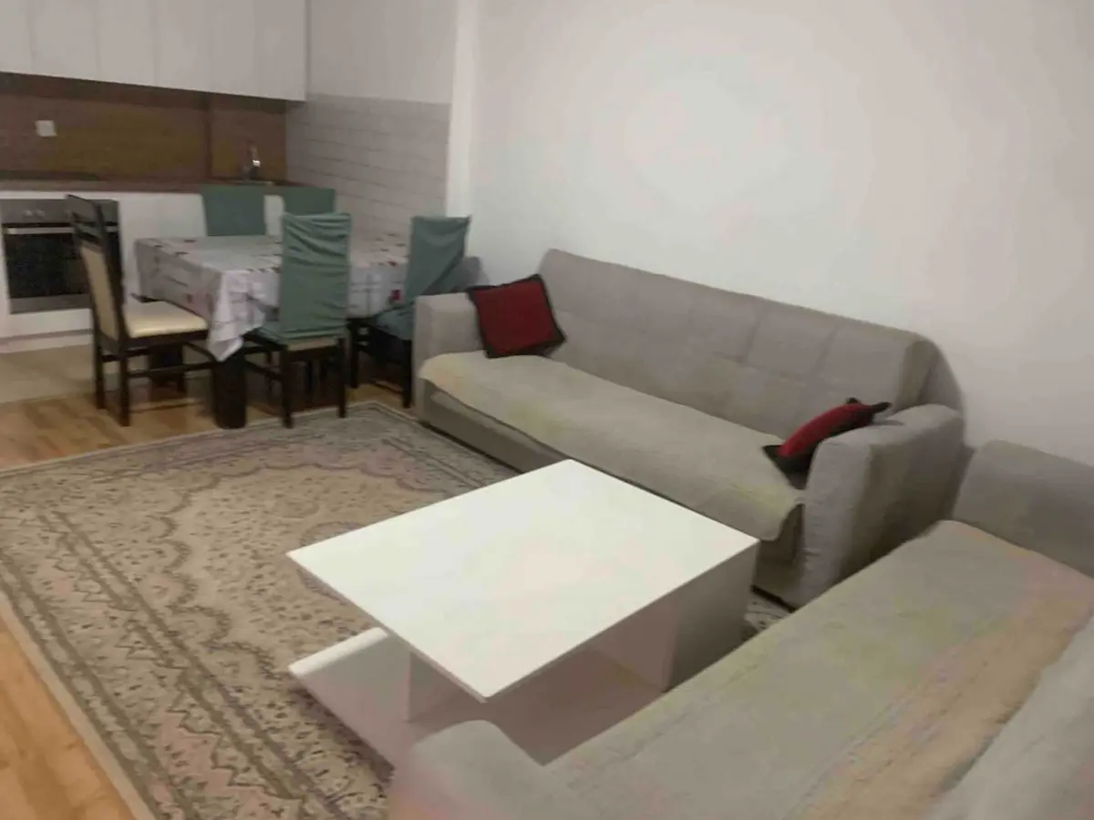 Banesë me qira 2+1 në Fushë Kosovë banesë/apartment në Fushë Kosovë