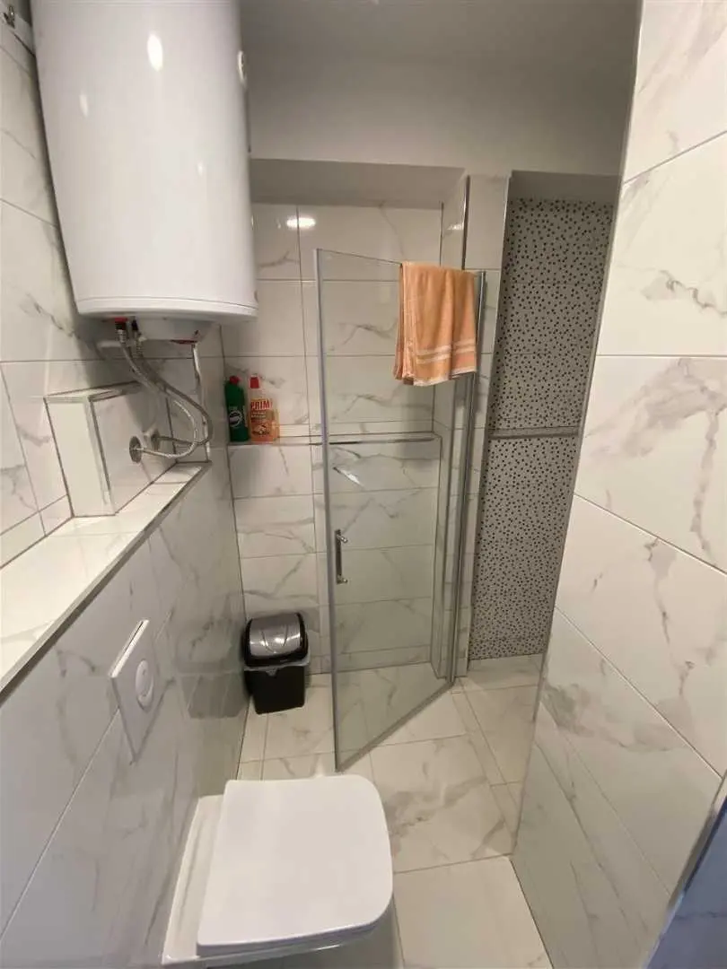Banesë me qira 2+1 në Rrugën B banesë/apartment në Prishtinë