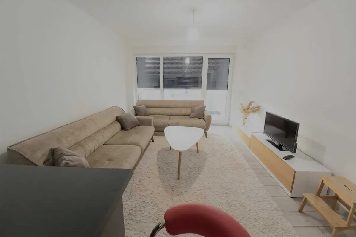 Banesë me qira 2+1 në Fushë Kosovë banesë/apartment në Fushë Kosovë