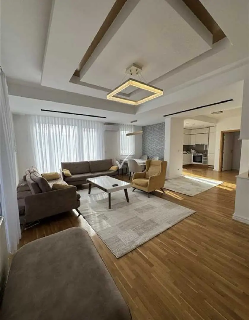 Penthouse me qira në Lagjen e Spitalit banesë/apartment në Prishtinë