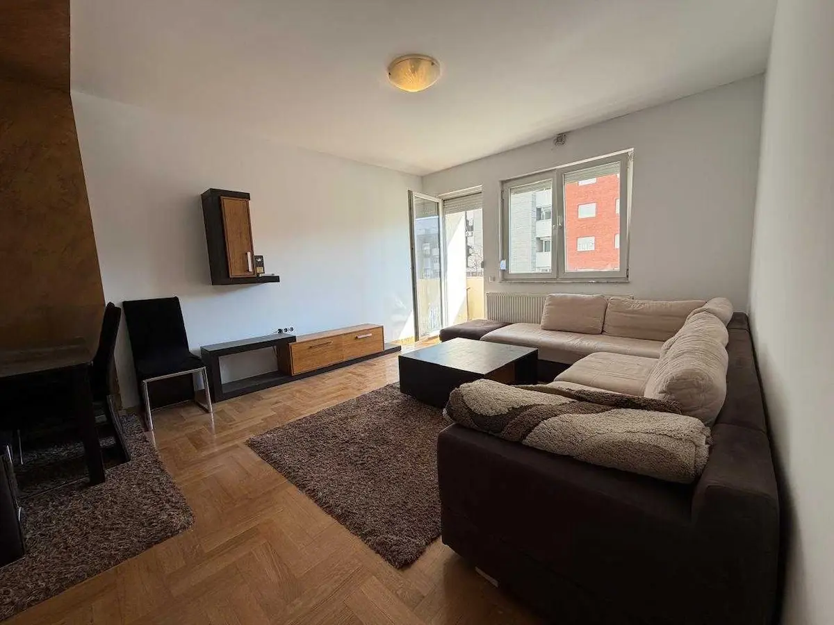 Banesë në shitje në rrugën Muharrem Fejza! banesë/apartment në Muharrem Fejza