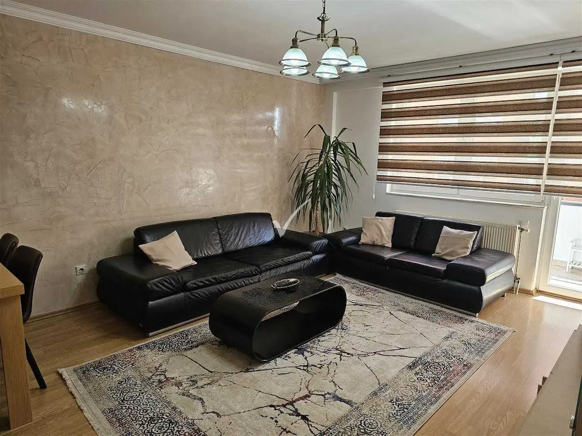 Banesë me qira 2+1 në Rrugën C banesë/apartment në Prishtinë