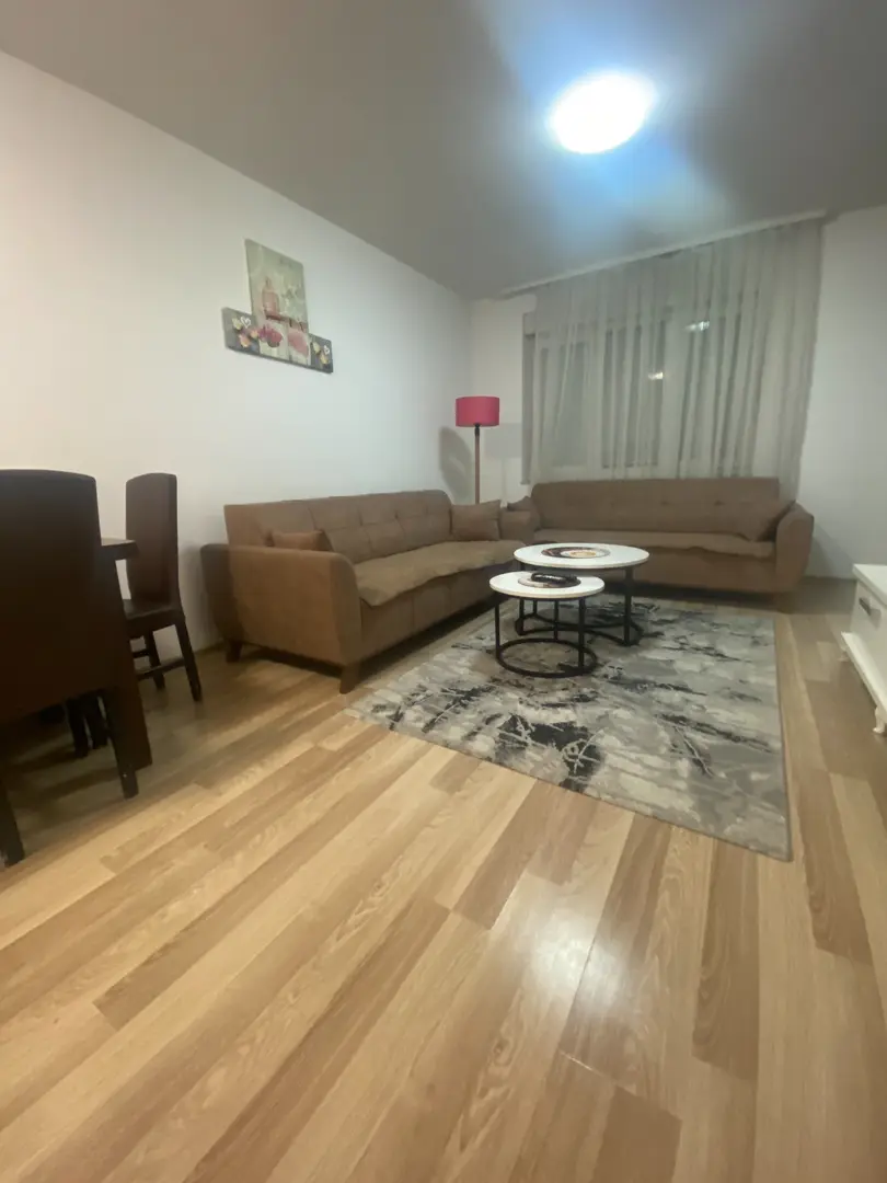 Banesë me qira 1+1 në Rrugën B banesë/apartment në Prishtinë