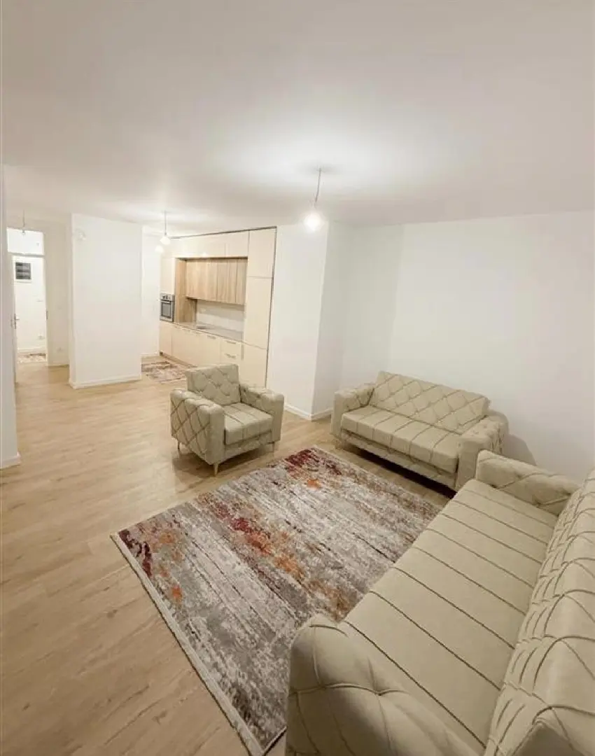 Banesë me qira 2+1 në Rrugën C banesë/apartment në Prishtinë