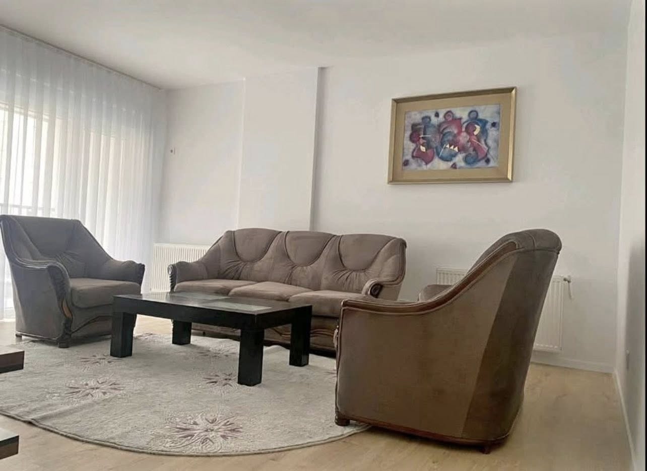 Banesë me qira 2+1 në Rrugën C banesë/apartment në Prishtinë