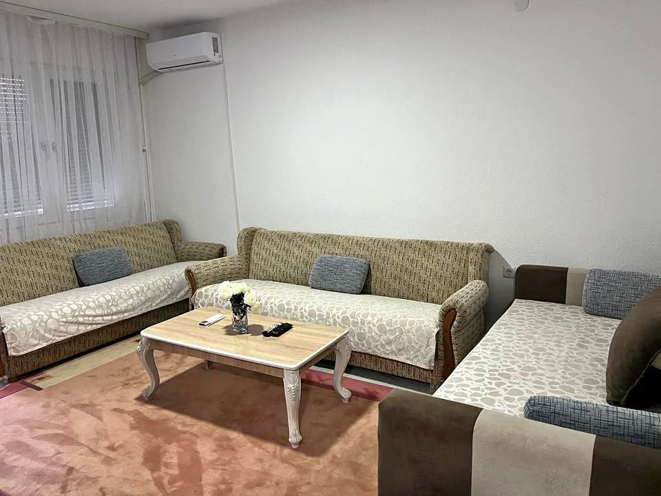 Banesë me qira 1+1 në Bregun e Diellit banesë/apartment në Bregu i Diellit