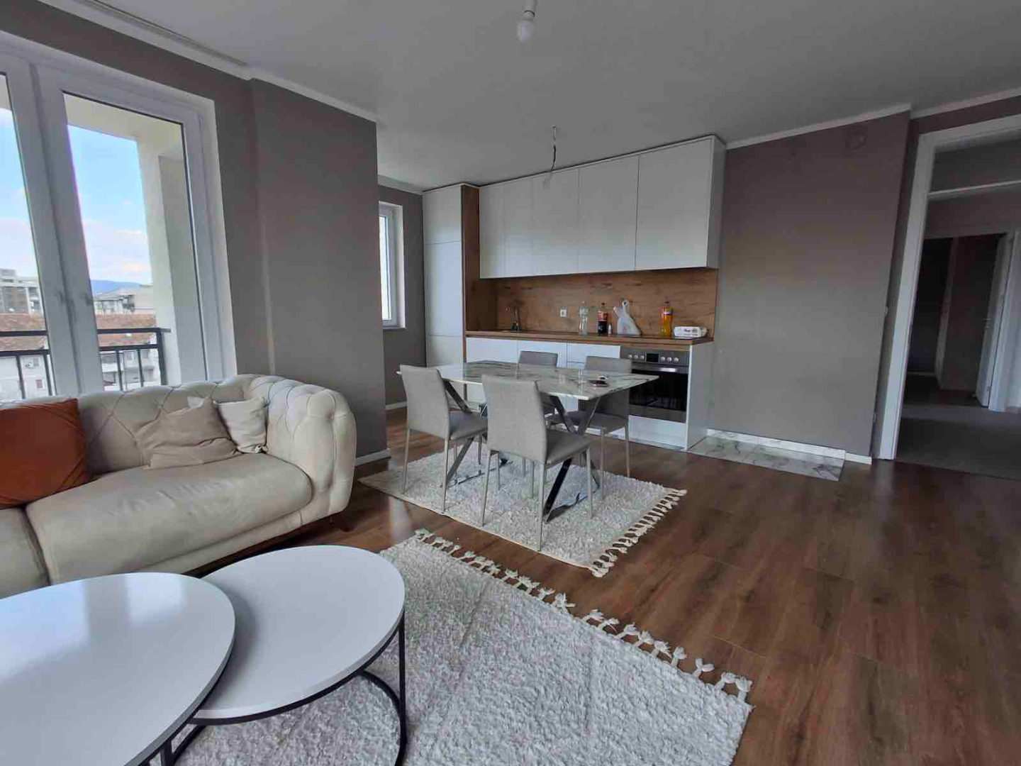 Banesë me qira 2+1 në Fushë Kosovë banesë/apartment në Fushë Kosovë