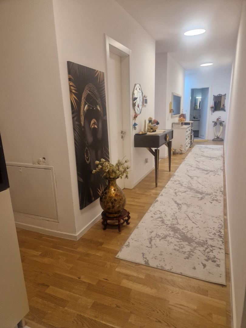 Banesë me qira 3+1 në Lakrishtë banesë/apartment në Lakrishtë