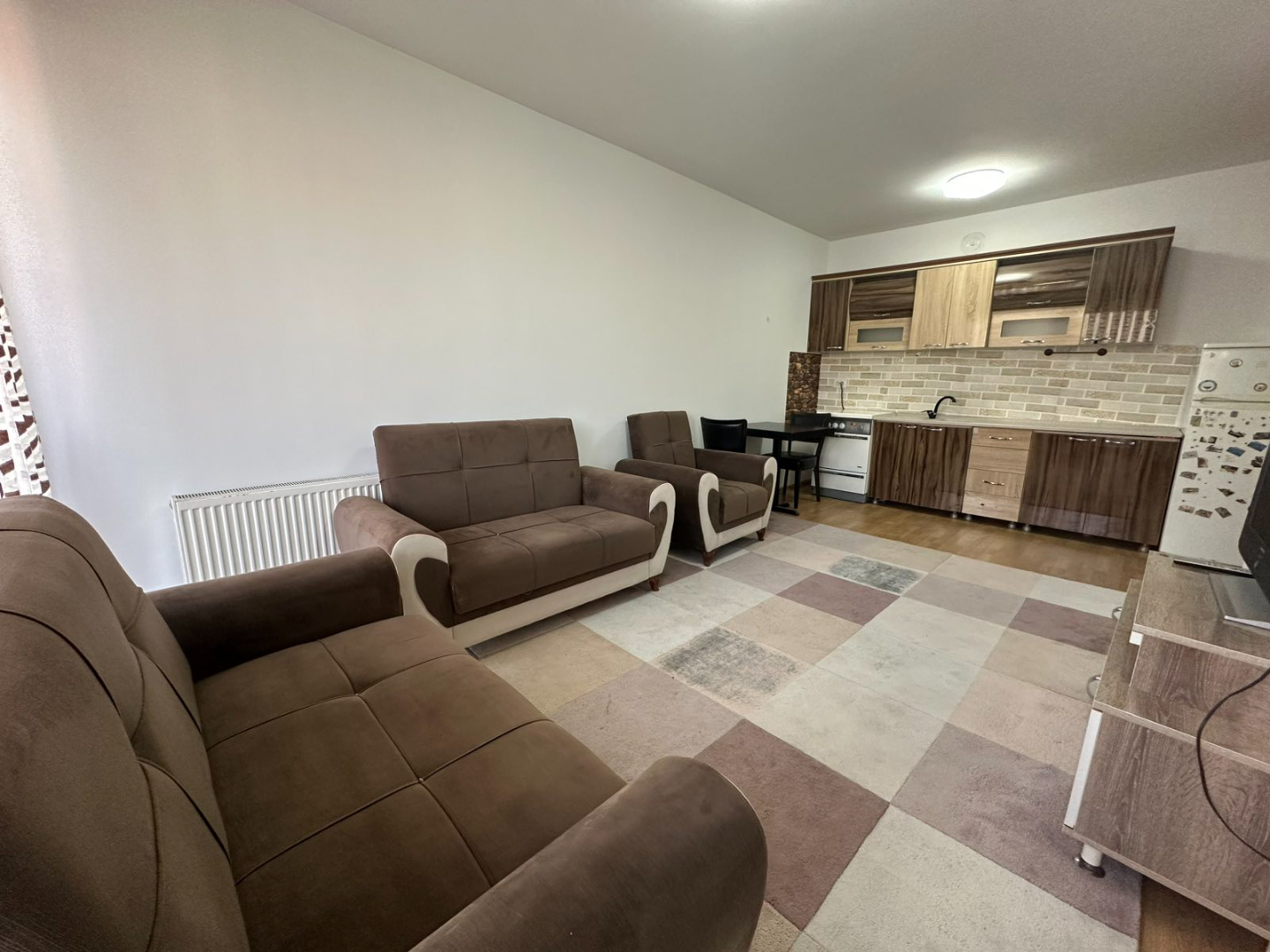 Banesë me qira 1+1 në Lagjen e Muhaxherëve banesë/apartment në Lagjja e Muhaxherëve