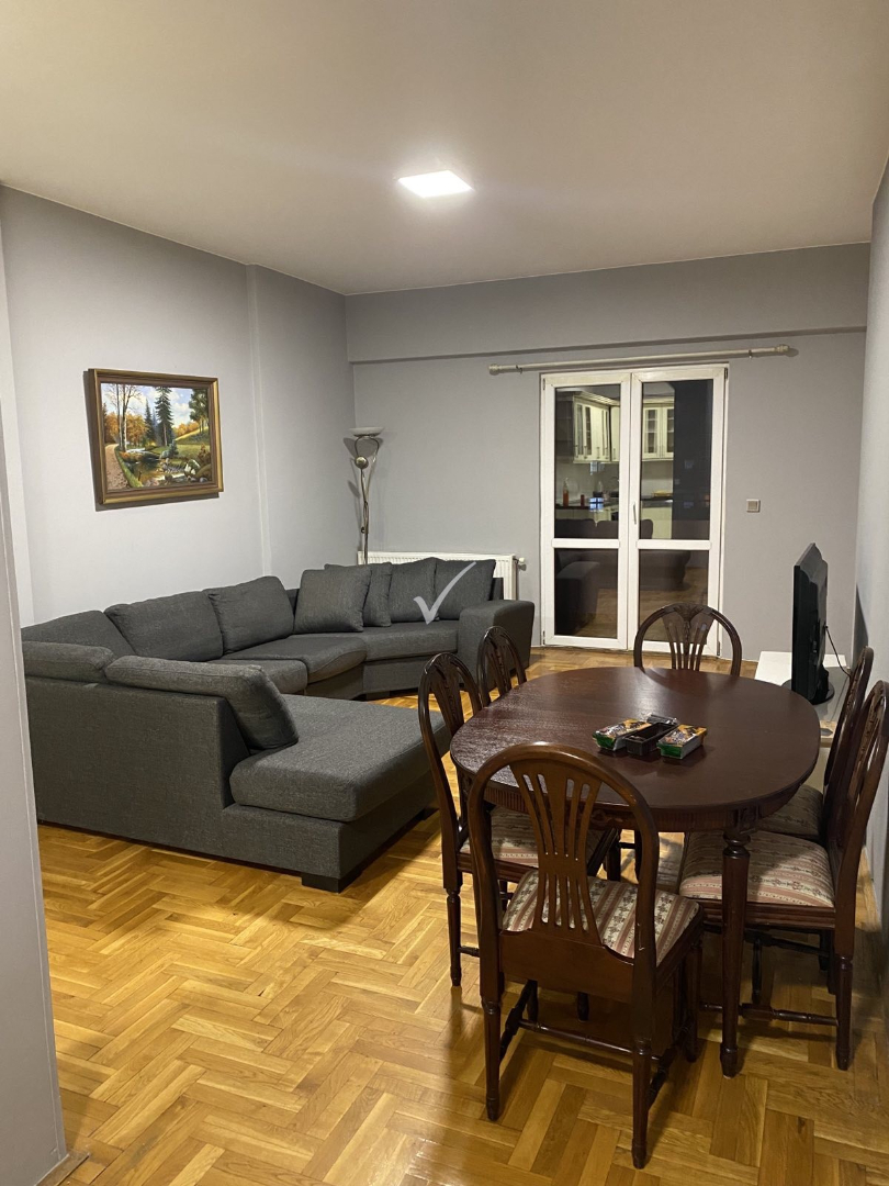 Banesë me qira 2+1 në Kalabri (Emshir) banesë/apartment në Kalabria