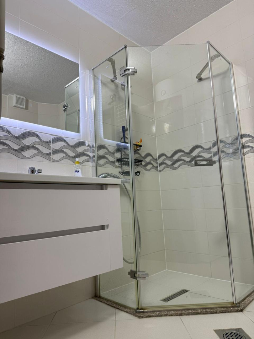 Banesë me qira 3+1 në Matin 1 banesë/apartment në Mati 1