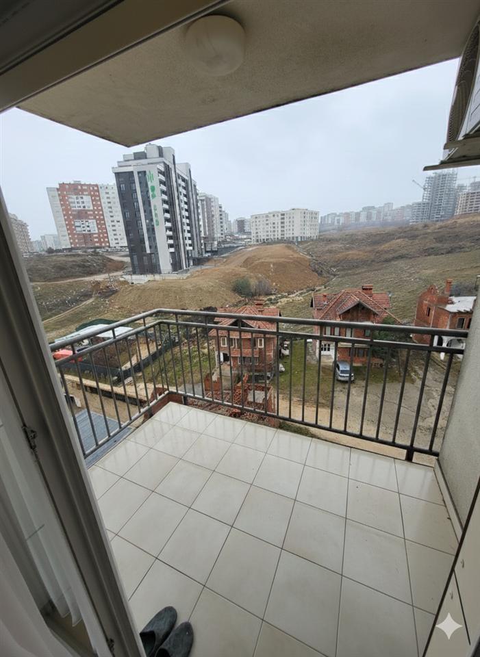 Banesë me qira 2+1 në Rrugën C banesë/apartment në Rruga B