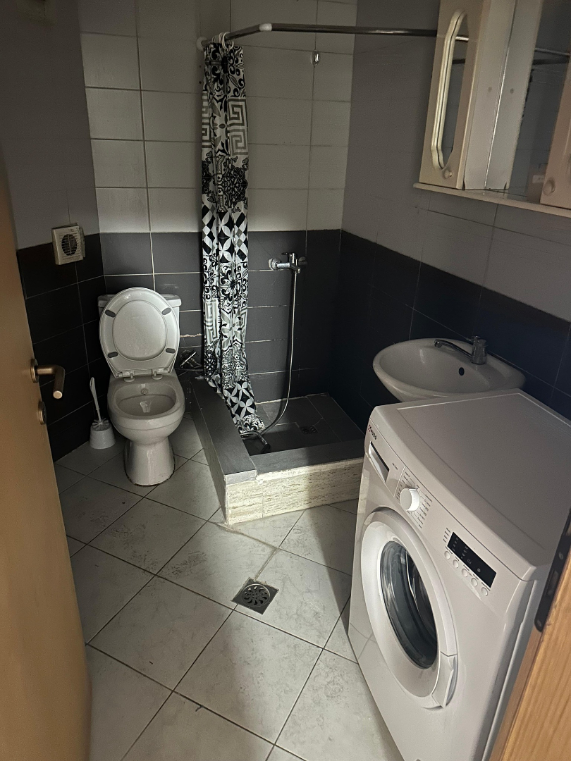 Banesë me qira 2+1 në Fushë Kosovë banesë/apartment në Prishtinë