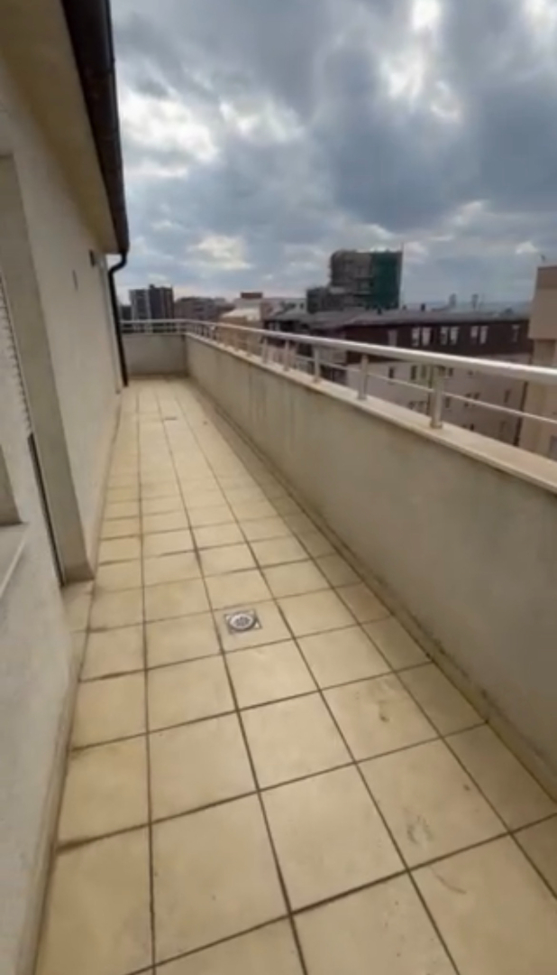 Penthouse me qira në Qendër banesë/apartment në Prishtinë